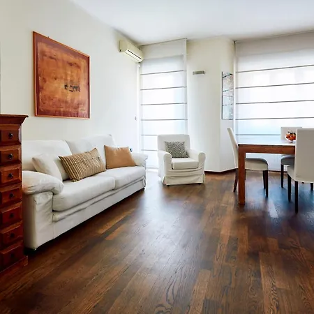 Savona Corner ميلان